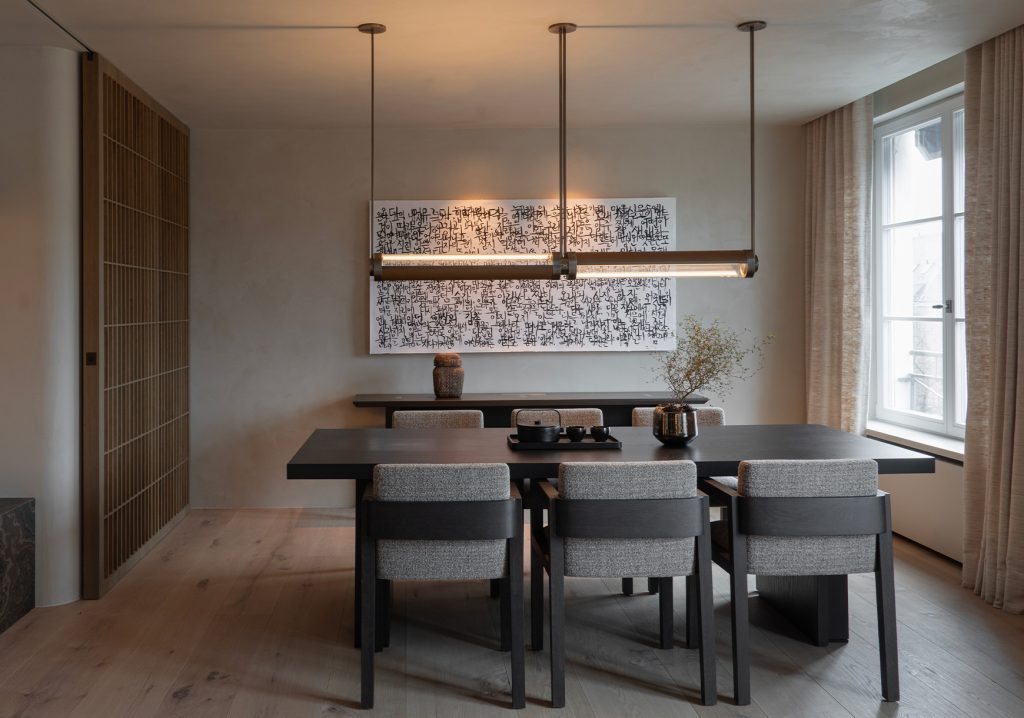 Articolo Studios Luxury Lighting Swivel Double Pendant in THotel Bayerrischer